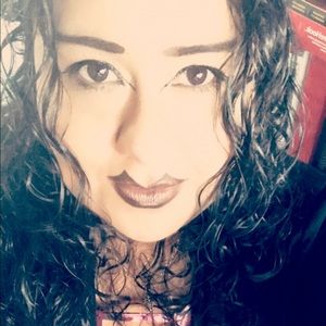 Meet your Posher, Leticia